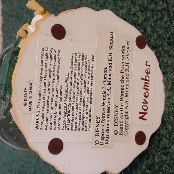 * November* Disney glitter globe, 4" tall - Picture 3 of 4